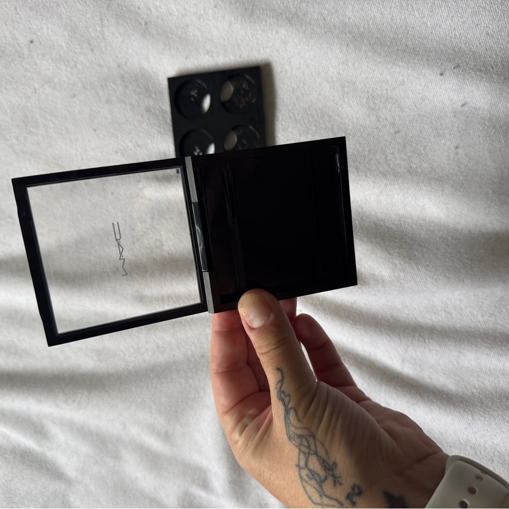 4/$25 MAC Empty Eyeshadow proPalette x4 - Picture 2 of 4